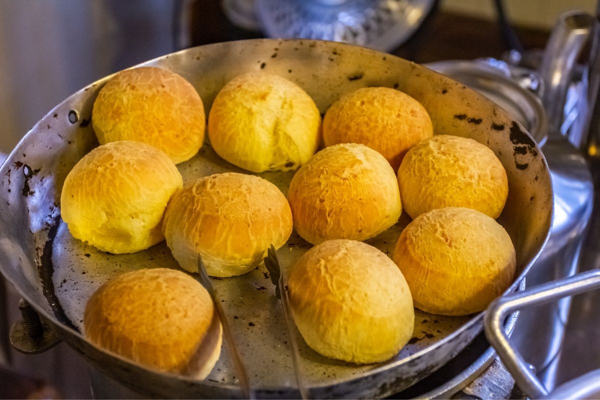 Pão caseiro sem forno: veja como fazer essa receita em minutos! (Fonte: Canva Pro)