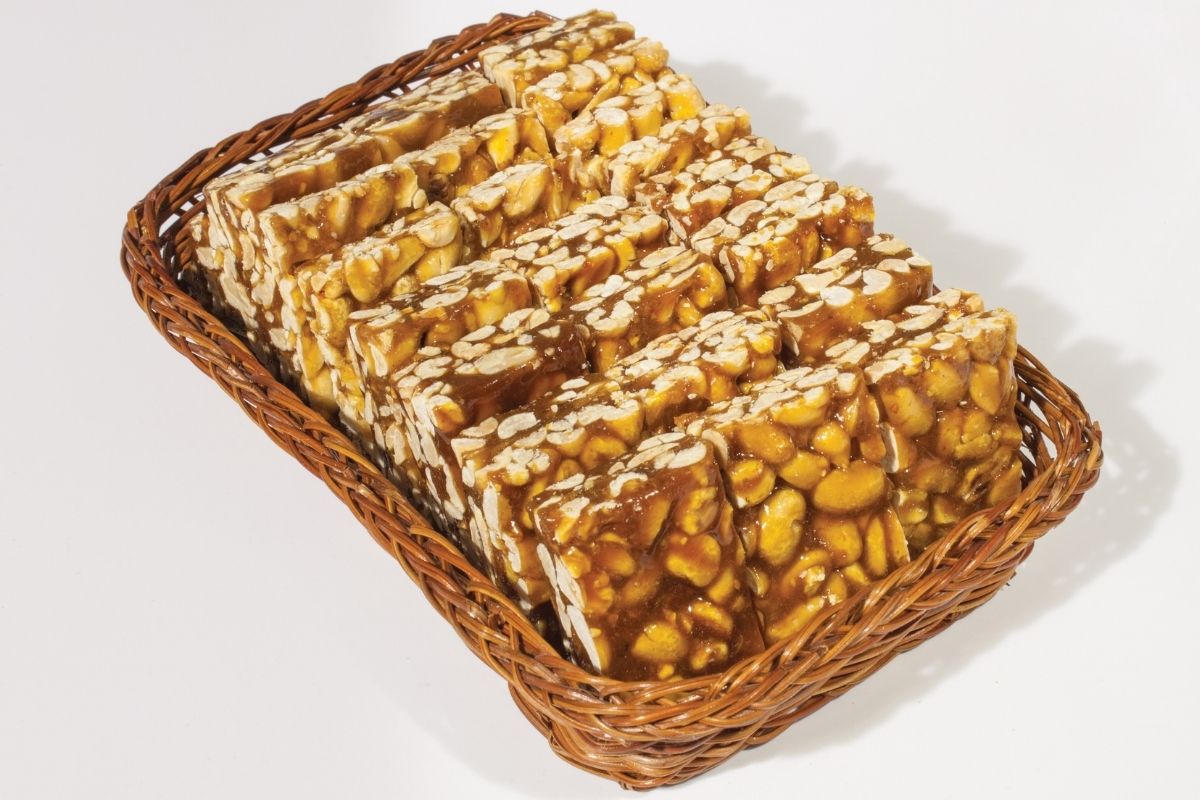 Receita de pé de moleque! O doce mais famoso de amendoim para festa junina - Foto: Canva