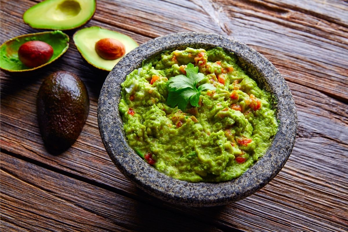 Guacamole: muito fácil e rápido para fazer; uma forma prática de consumir abacate!/ Fonte: Canva