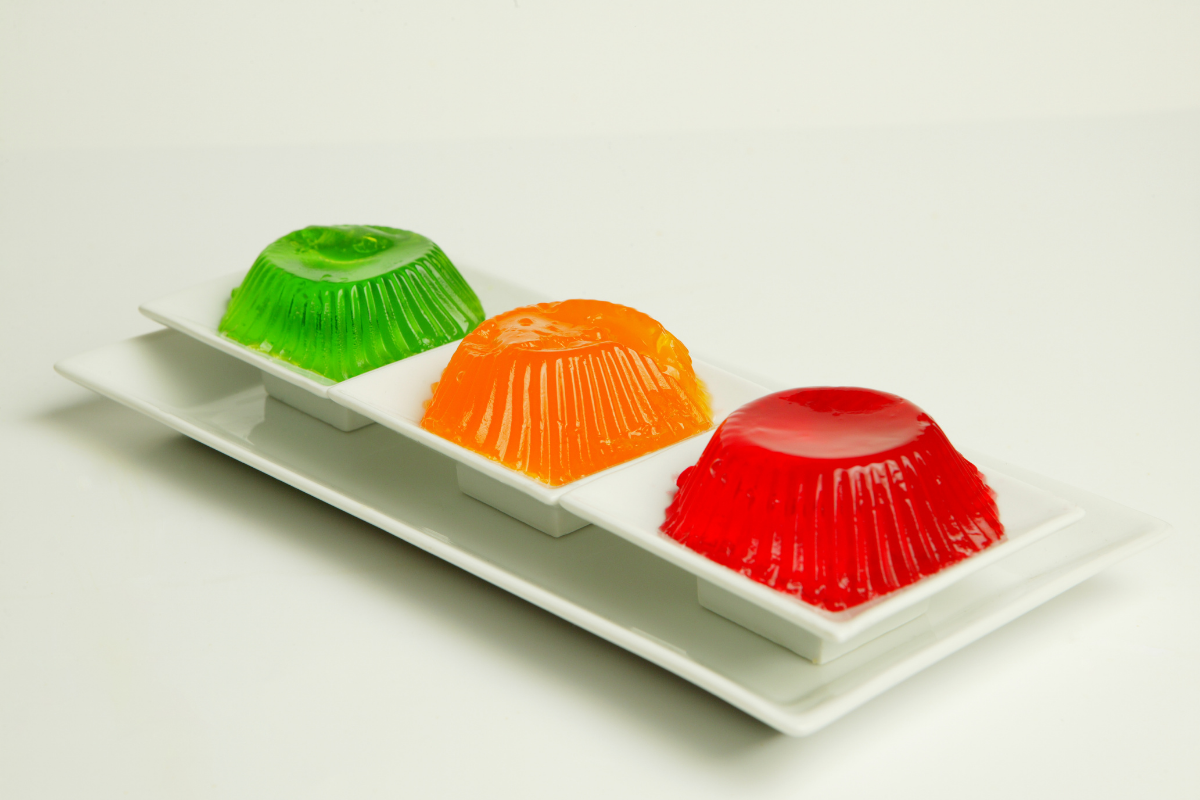 Sobremesa de gelatina colorida fácil e barata, aprenda como fazer agora/ Imagem reproduzida de Canva