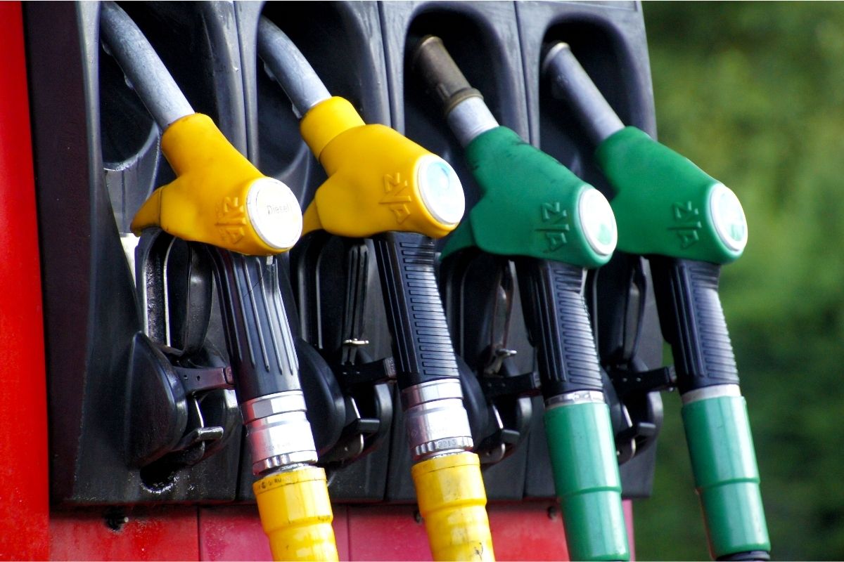Como economizar gasolina; veja várias dicas simples que podem fazer a diferença no bolso-Canva