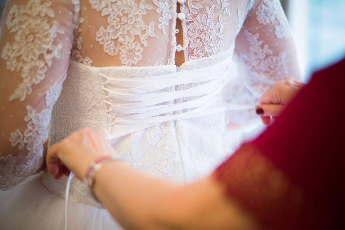 Vai se casar? Confira tendências de vestidos de noiva para 2022-Canva