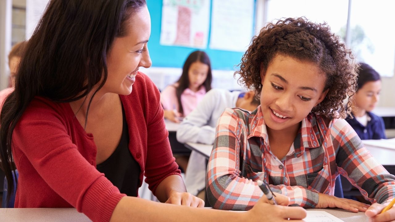Saiba o valor do salário de professor no Paraná