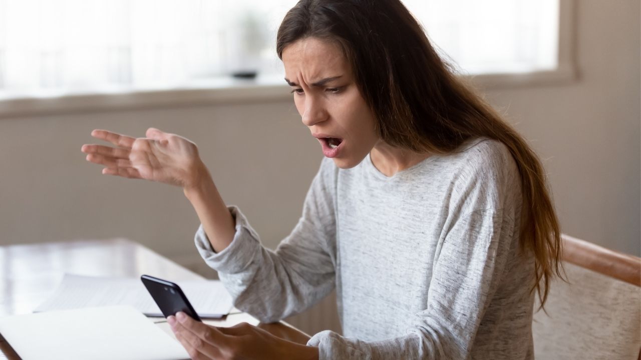 Ligações telefônicas abusivas Ligações telefônicas abusivas