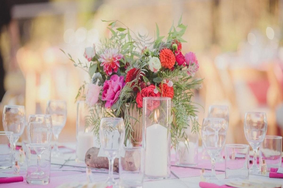 Como fazer um arranjo de flores naturais para decorar a casa? Veja dicas para se inspirar