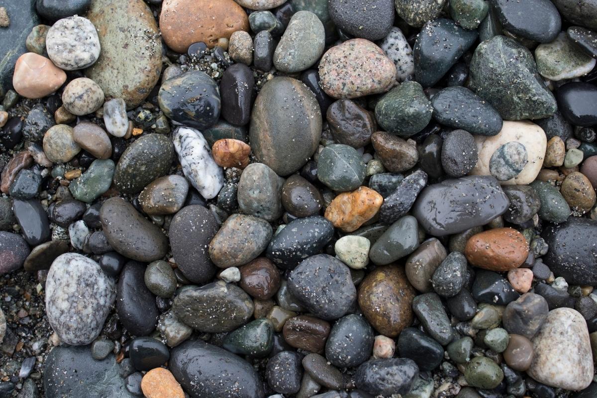 5 ideias de decoração de jardim com pedras: confira as tendências e inspire-se para criar um ambiente bonito