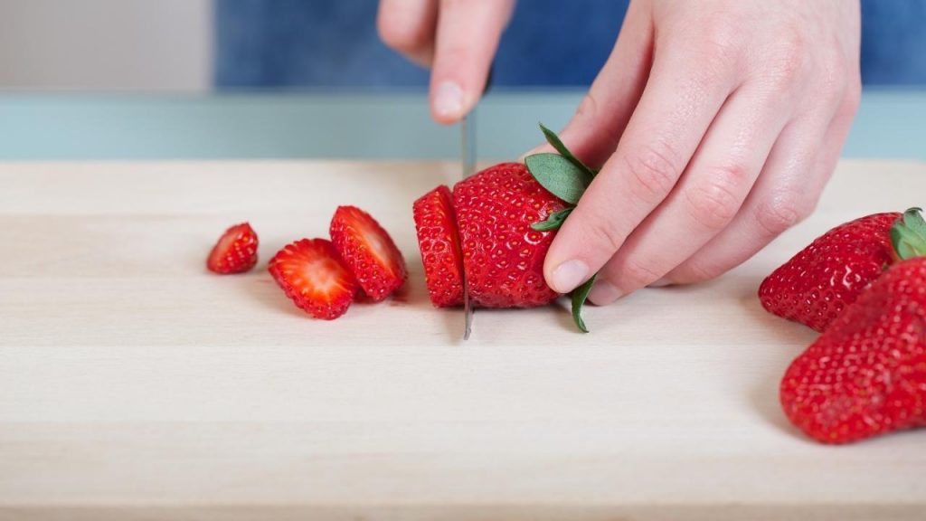 Como manter o morango sempre fresco na geladeira, Foto: Canva Pro.
