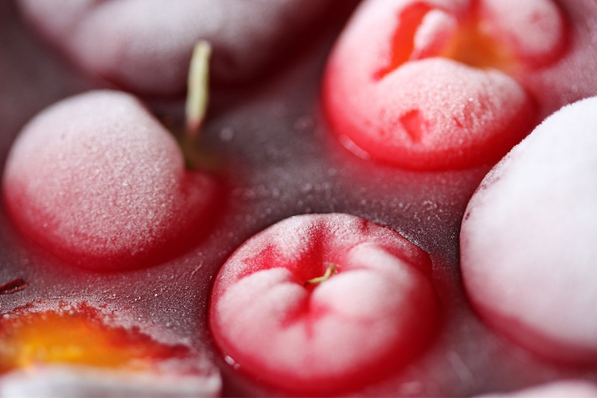 Como tirar a polpa da acerola