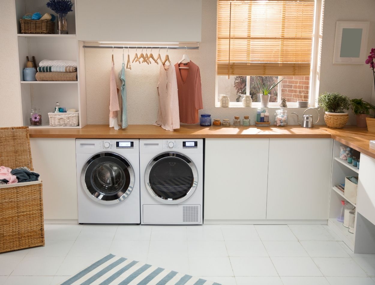 Como organizar lavanderia com varal de roupas: conheça novidades para otimizar espaço