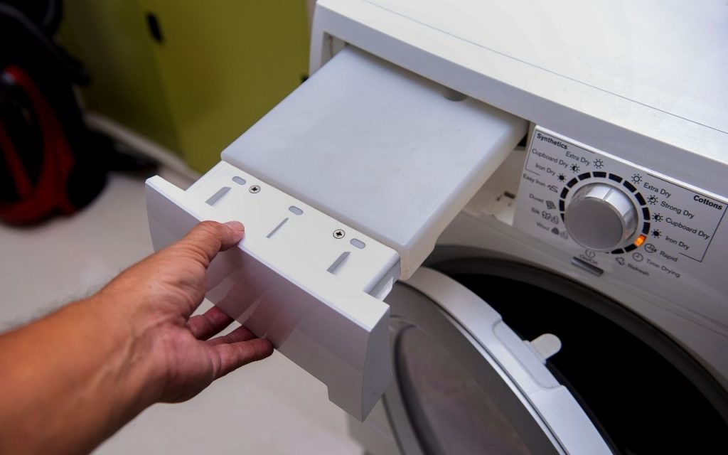 Misturinha para limpar a máquina de lavar roupas. Foto: Canva Pro.
