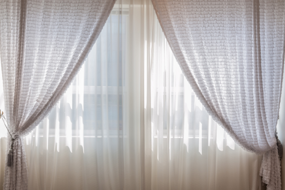 Como lavar cortinas facilmente - Reprodução Canva