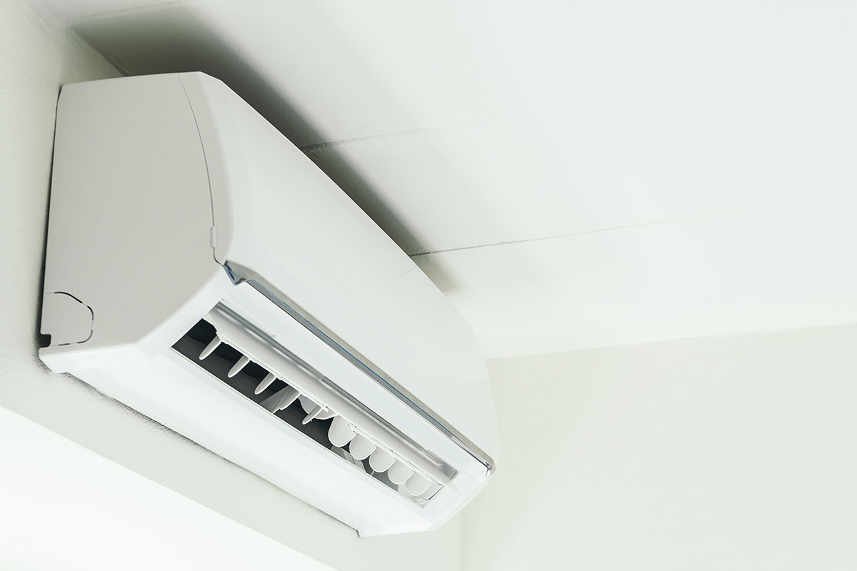 Entenda como limpar filtro de ar condicionado split - Reprodução Freepik