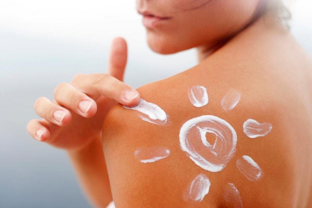 5 cuidados essenciais com a pele no verão, Foto: Canva Pro.