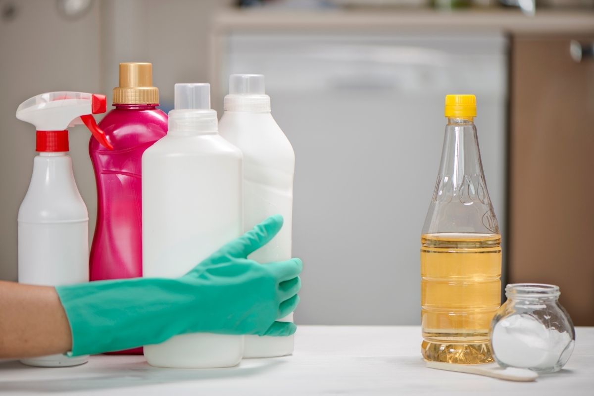 Vinagre: aprenda 5 misturas para limpar utensílios domésticos e partes da sua casa.