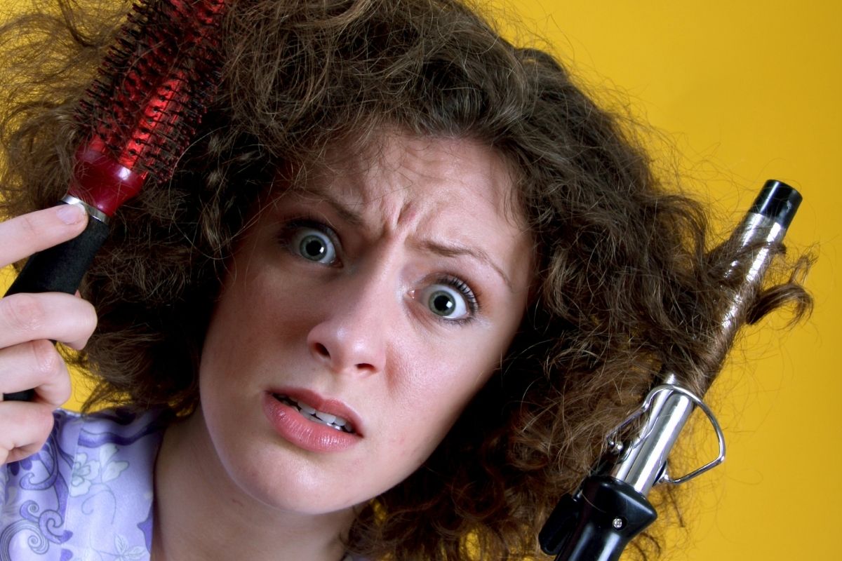 Como tirar o frizz do cabelo