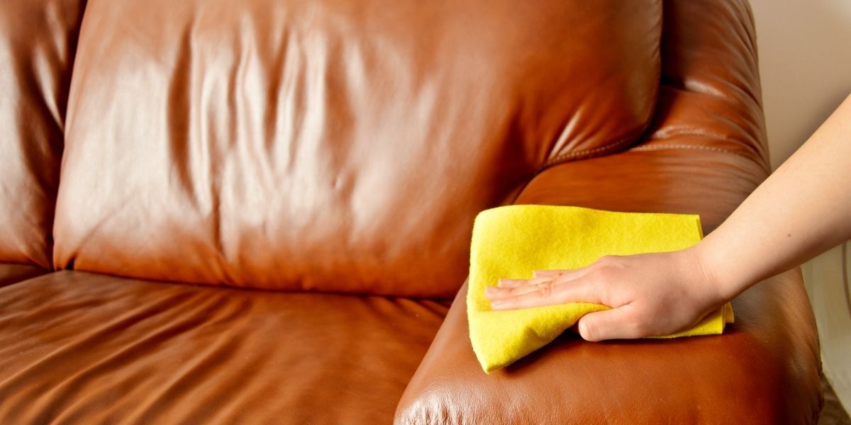 Limpar sofá a seco