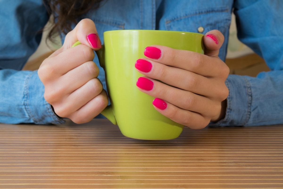 Cor pink: a tendência para os esmaltes de unha