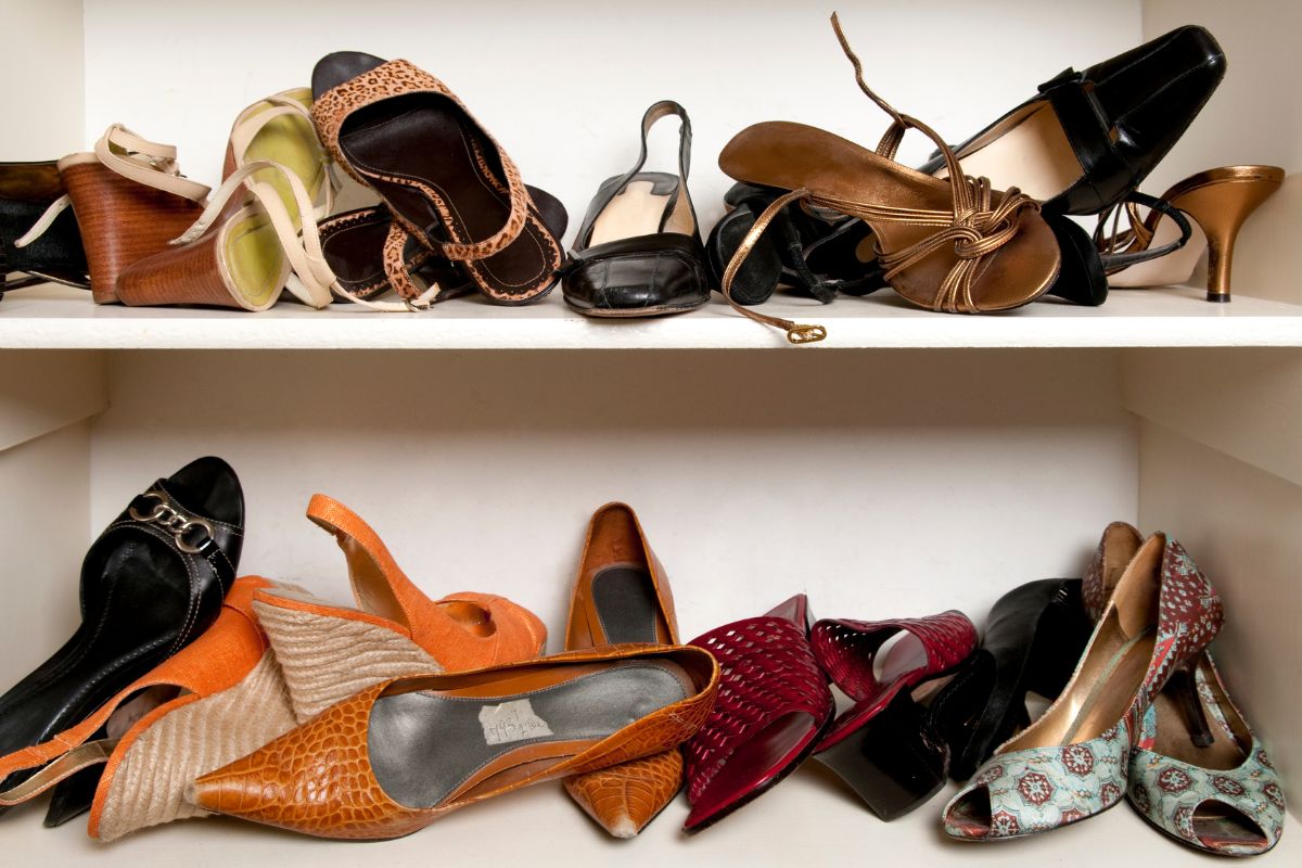 3 dicas para se inspirar e arrumar os sapatos e produtos femininos - Reprodução Canva