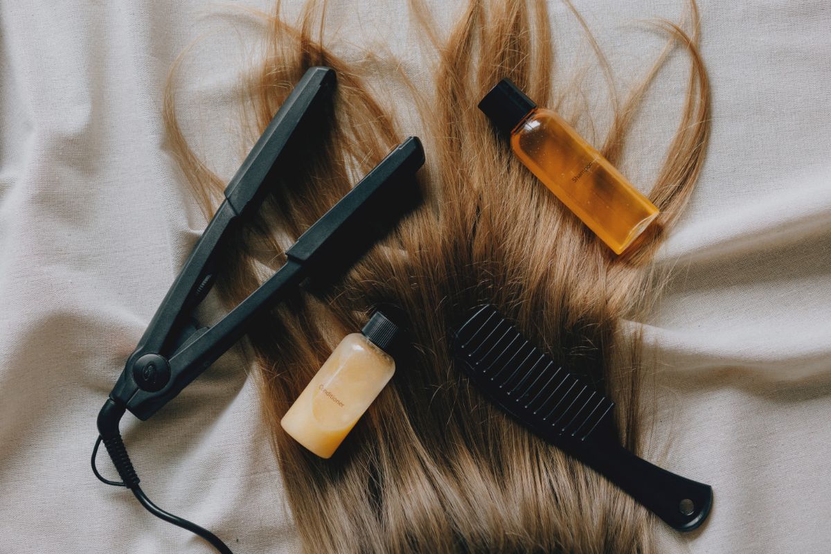 Quais os cuidados especiais necessários para vitalidade de cabelos que recebem química várias vezes ao mês — Reprodução: Canva Pró.