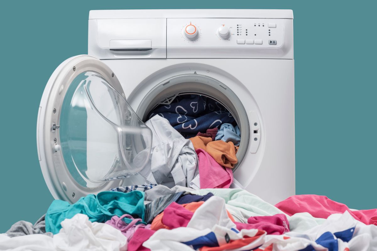 6 erros que comprometem sua máquina de lavar roupas - Reprodução Canva