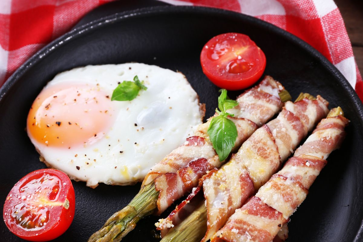 evitar que o ovo grude na panela - Reprodução Canva