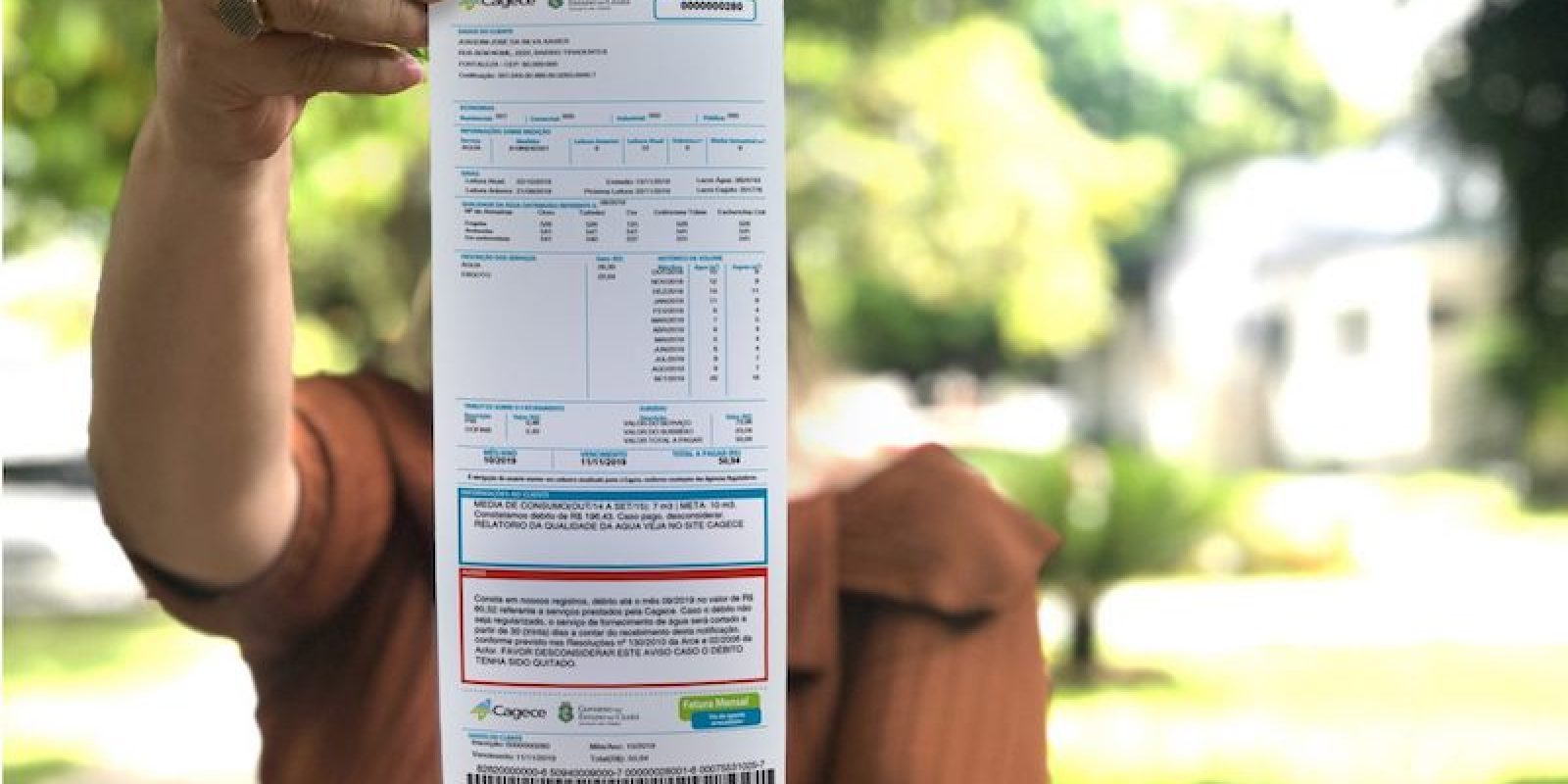 Pagar conta de luz com cartão de crédito e parcelada; saiba como é possível