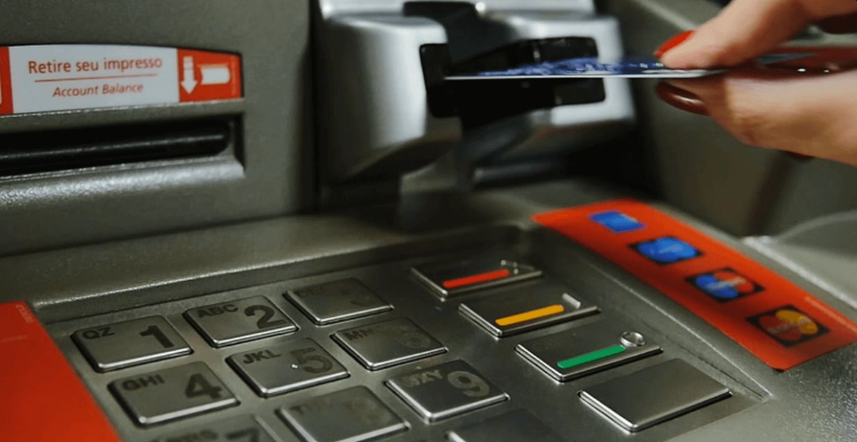 Nubank permite sacar dinheiro pelo caixa eletrônico; saiba como fazer