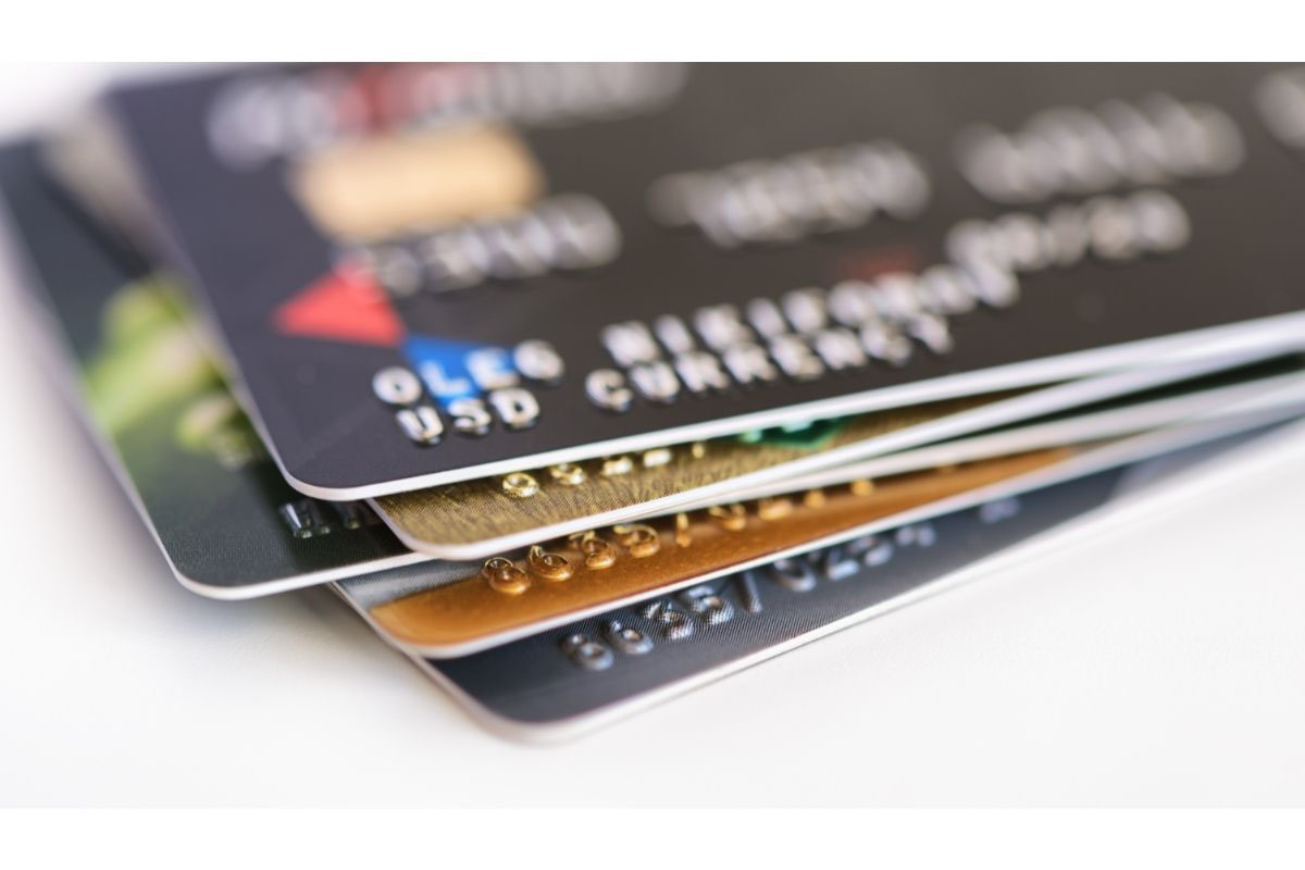 Saiba se há como sacar dinheiro no cartão de crédito - Reprodução Canva Pro