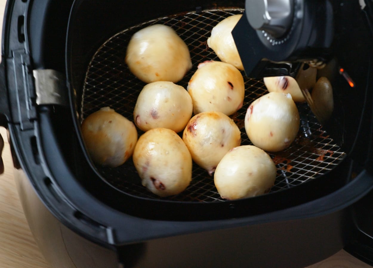 É possível fazer ovos de codorna deliciosos na fritadeira