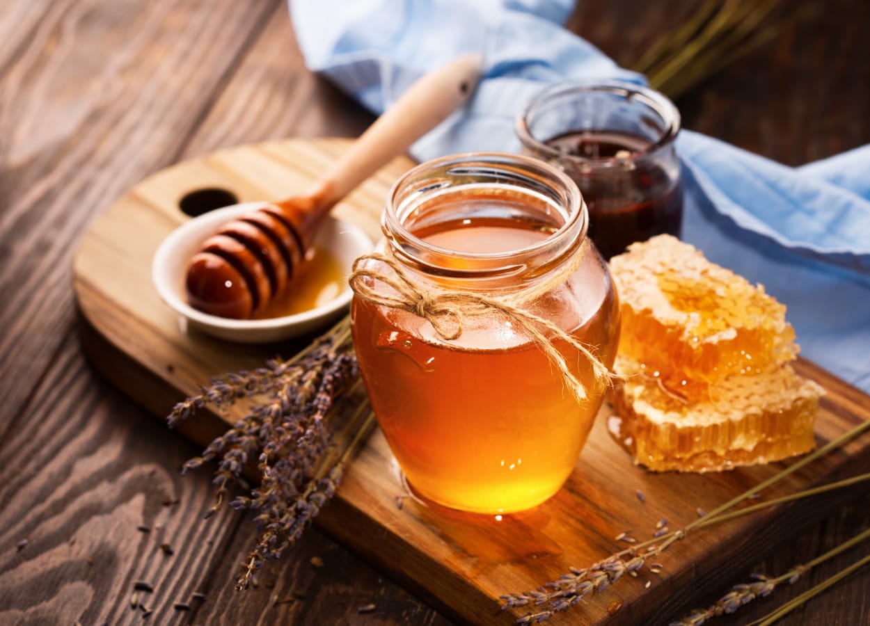 O mel ajuda a limpar as infecções, assim como reduzir inflamações