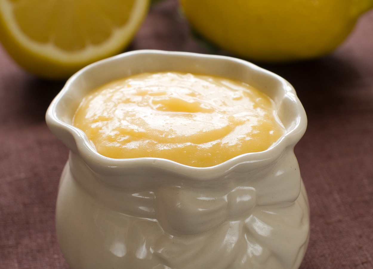 Uma receita fácil e deliciosa. O brigadeiro de limão é uma ótima sobremesa ou simplesmente aquele docinho para qualquer hora do dia