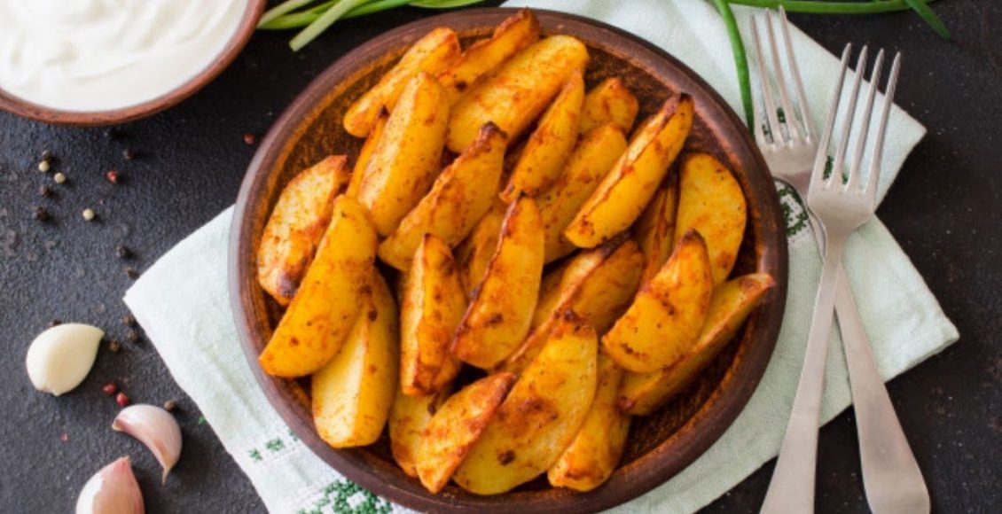 Batata Crocante Assada no Forno: veja como fazer essa delícia de