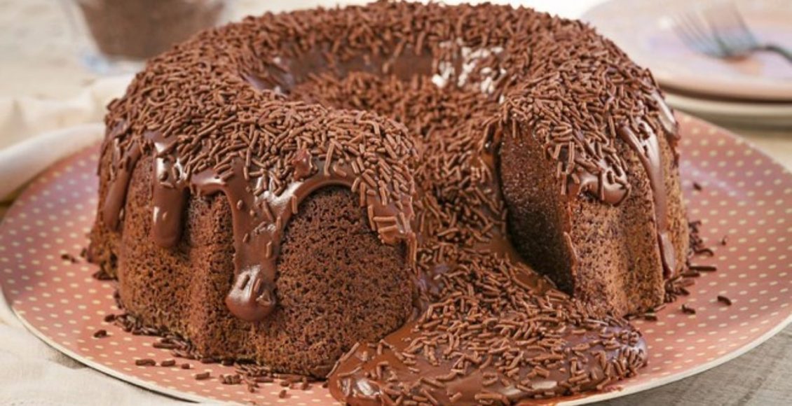 Bolo Vulcão de Chocolate: veja o passo a passo de uma receita