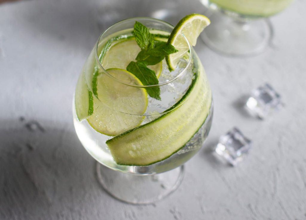 Drink Gin Gin Mule veja como preparar a bebida mista que está em alta