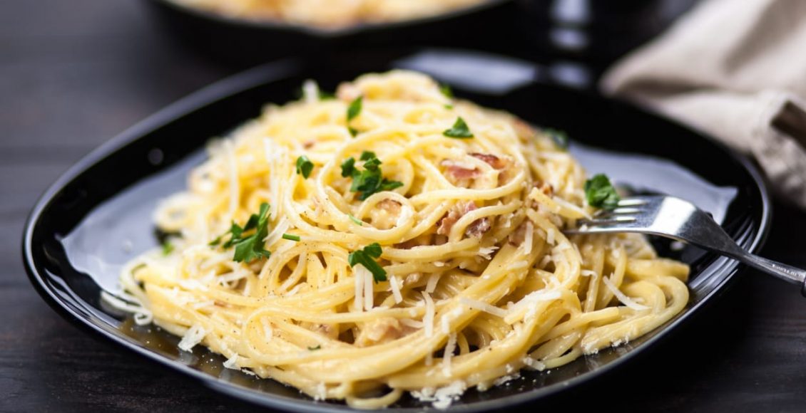Macarrão à carbonara: aprenda a receita desse prato delicioso e romântico do chef Rafa Costa e Silva