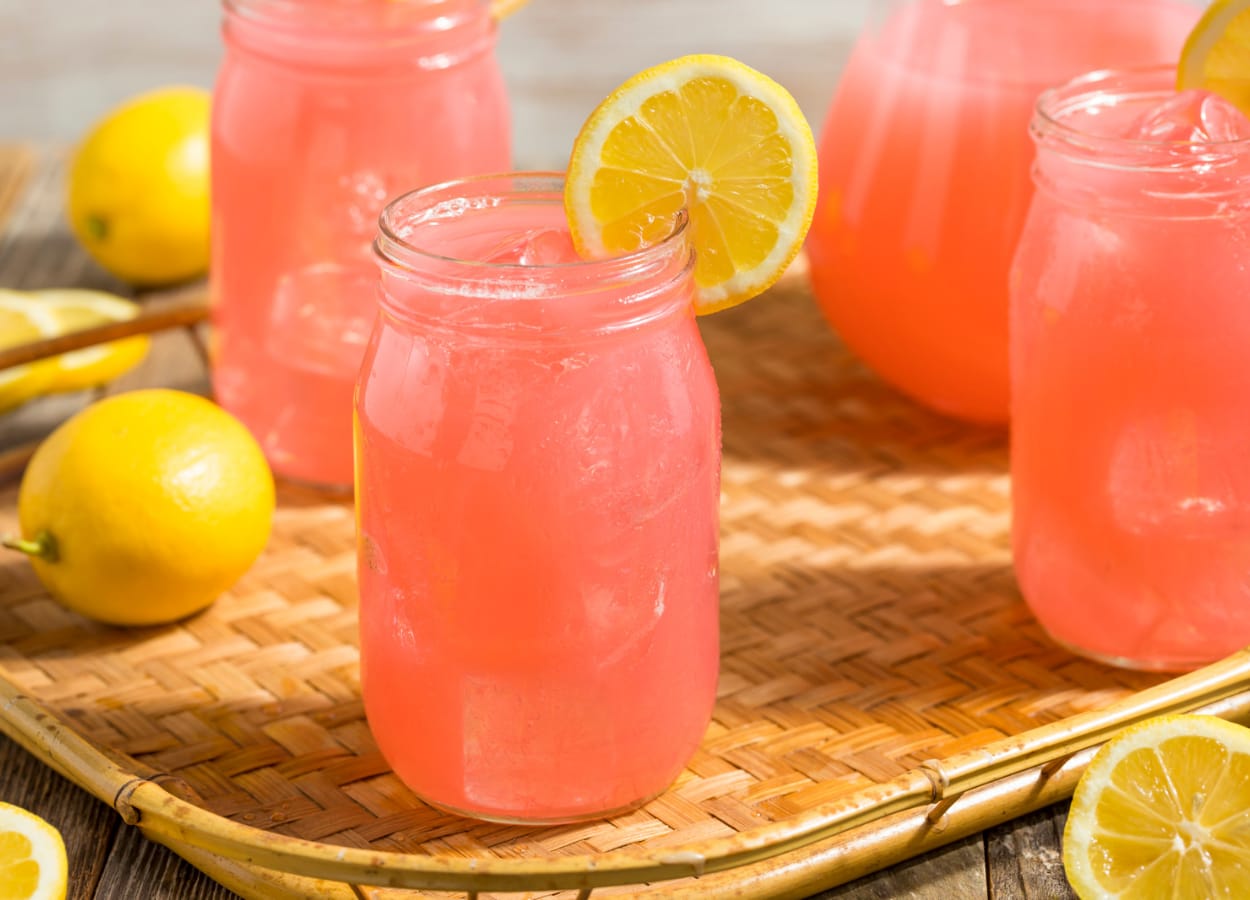 Drink Pink Lemonade Conheça A Bebida Mista Sem álcool Que Faz Sucesso Entre Os Gringos
