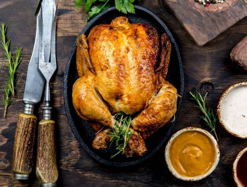 Frango assado na panela de pressão; almoço incrível em menos de 40 ...