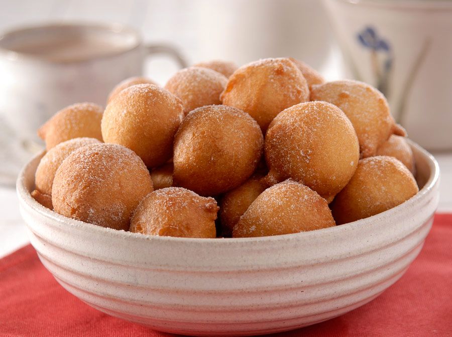 bolinho de chuva com chocolate e banana para o café da manhã (Imagem Cozinha Simples)