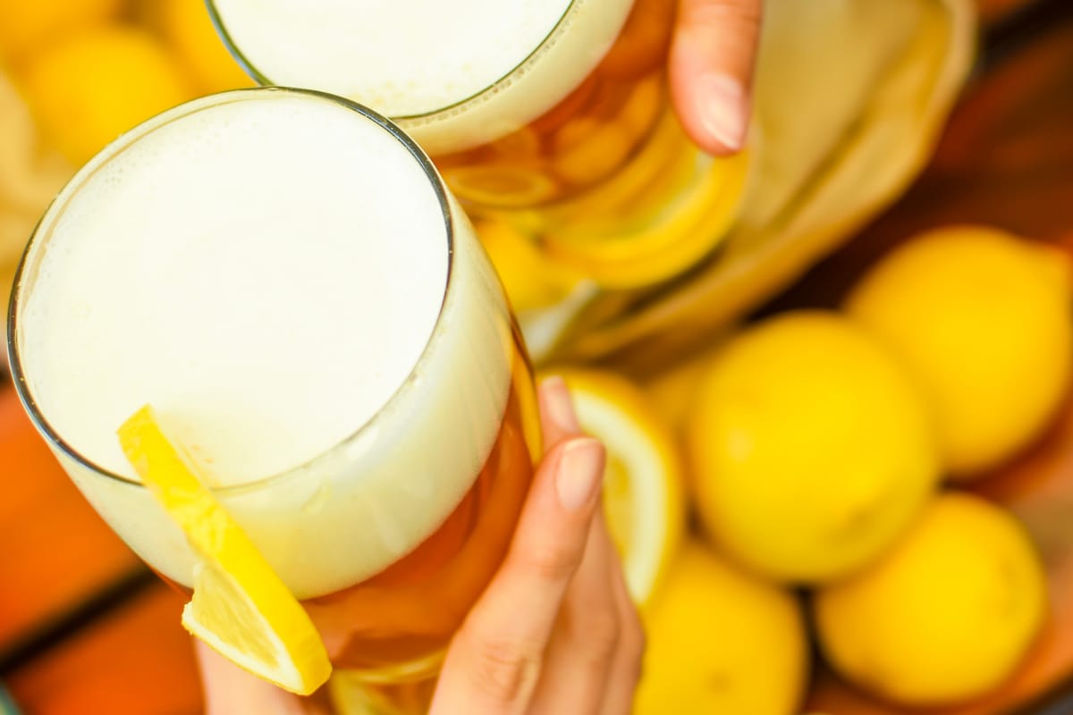 Com o teor alcóolico de apenas 5,7%, é a cerveja perfeita do mês de junho e julho com as festas típicas dessa época do ano
