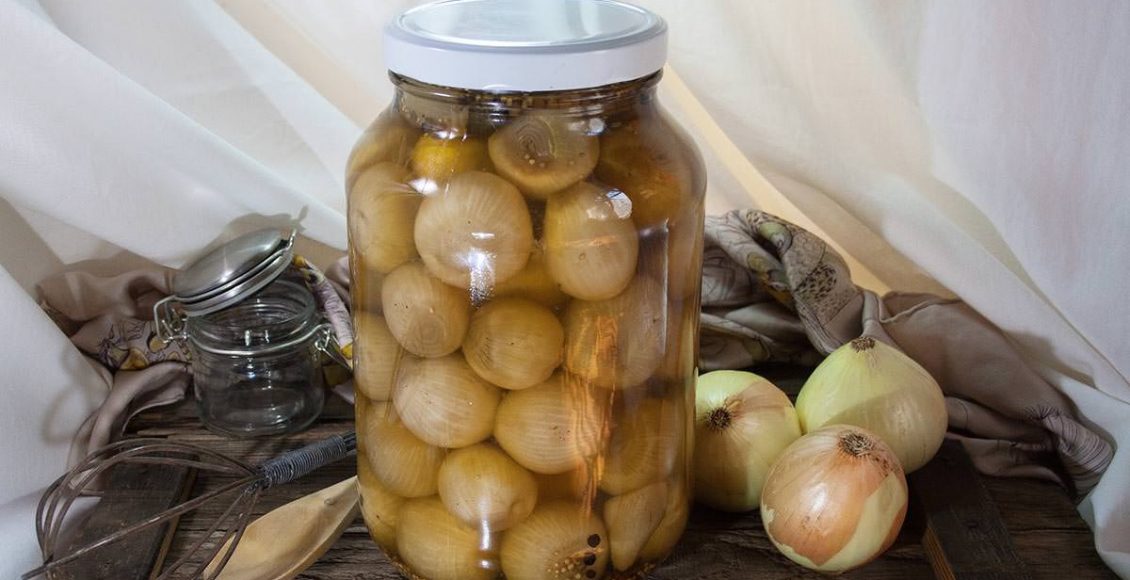 Como fazer cebola em conserva: confira modos diferentes para testar em casa