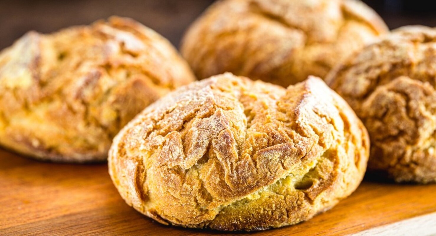 broa de milho para café da manhã