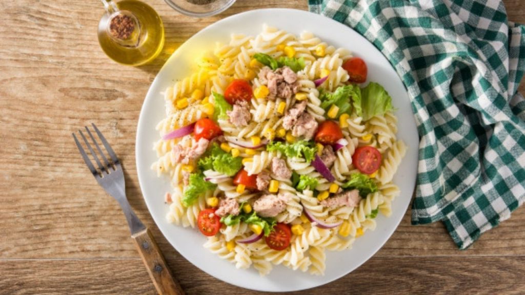 Salada De Macarr O Com Atum Um Acompanhamento Mais Que Especial Para Sua Refei O Receitas F Ceis