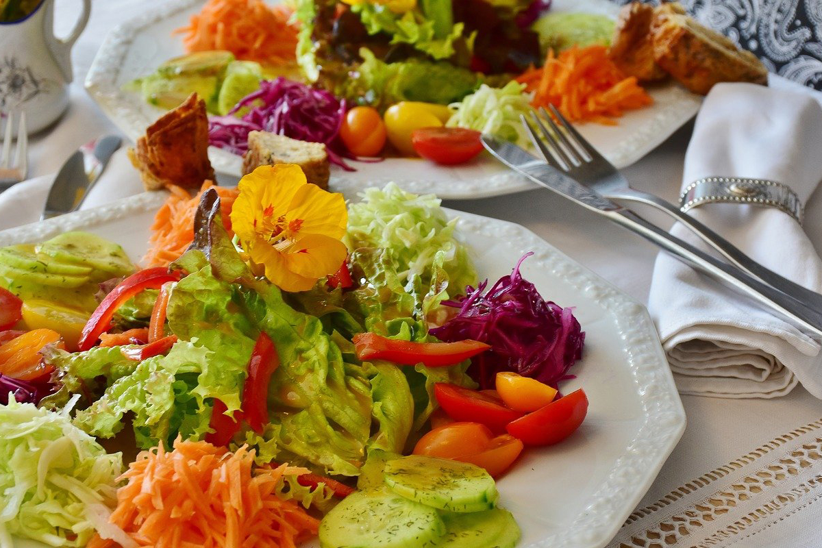 Aprenda a fazer uma salada vibrante e colorida para o almoço- Reprodução Pixabay