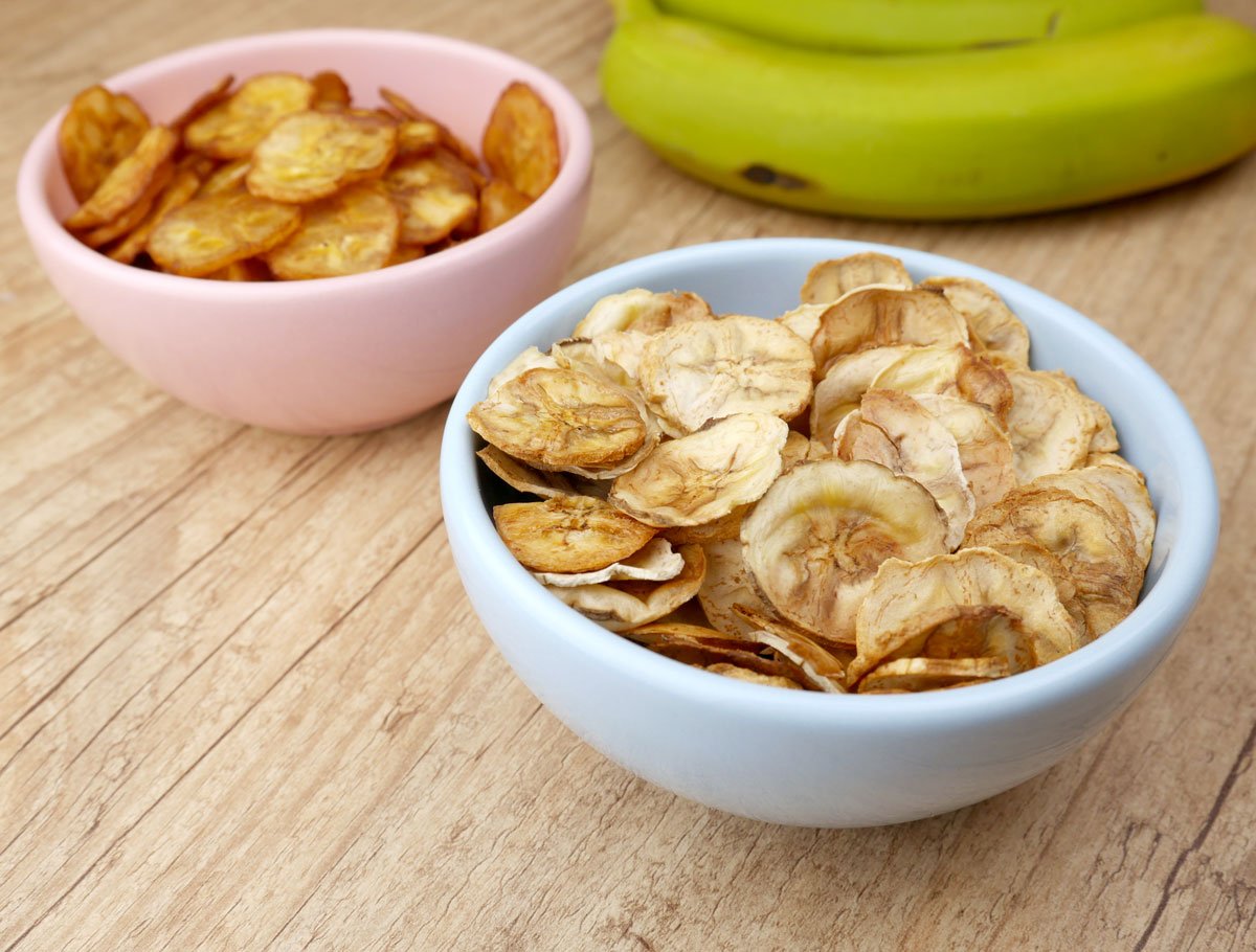 Chips tradicional de banana verde assado no forno aprenda receita fácil