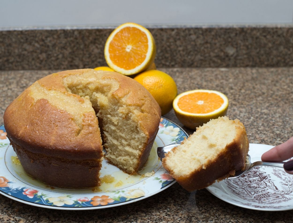 Bolo de laranja com casca