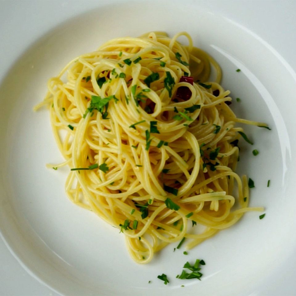 macarrão alho e óleo com camarão, receita caseira para almoço ou jantar (Pinterest)