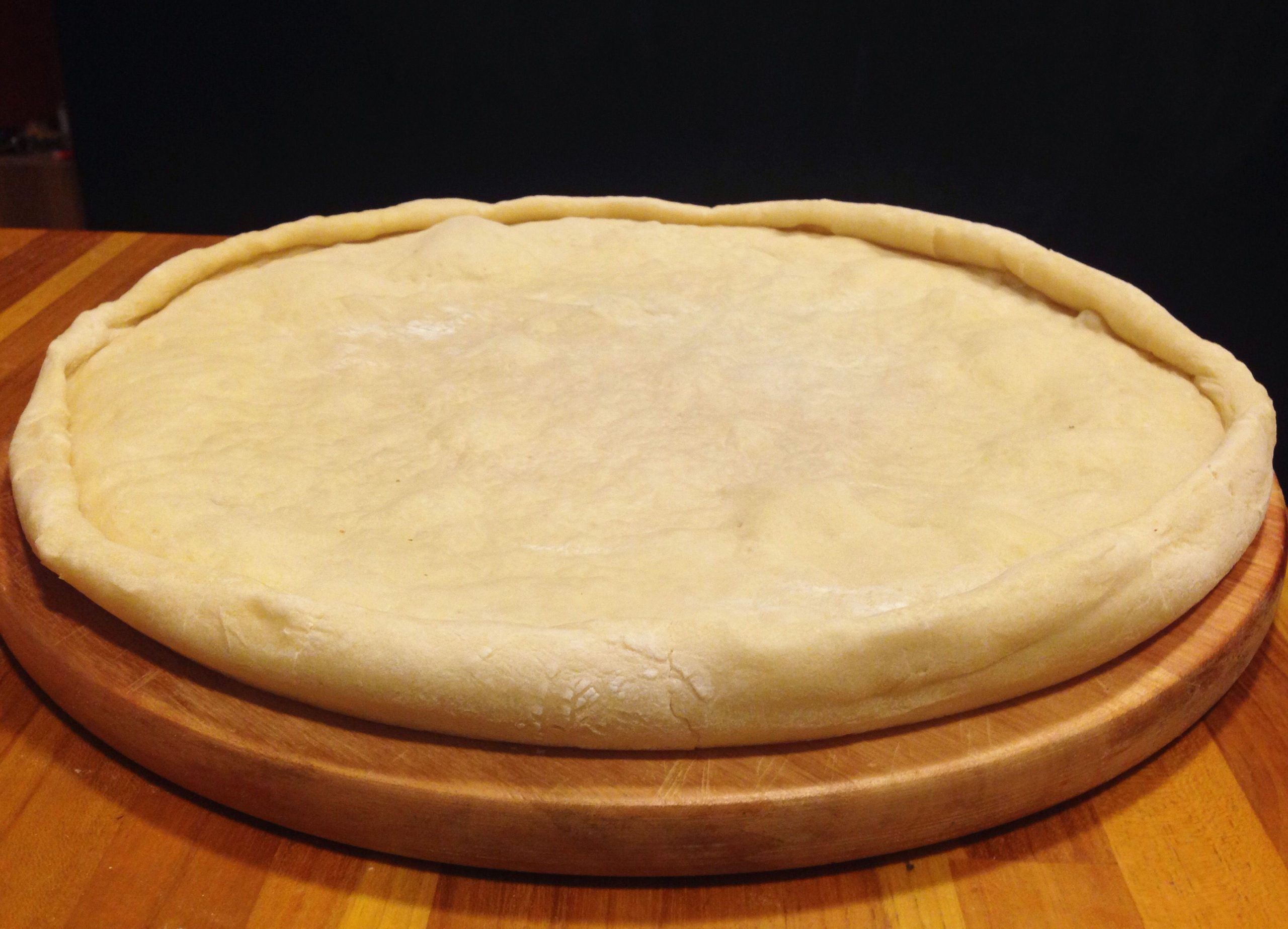 Massa para pizza fácil: confira o passo a passo da receita
