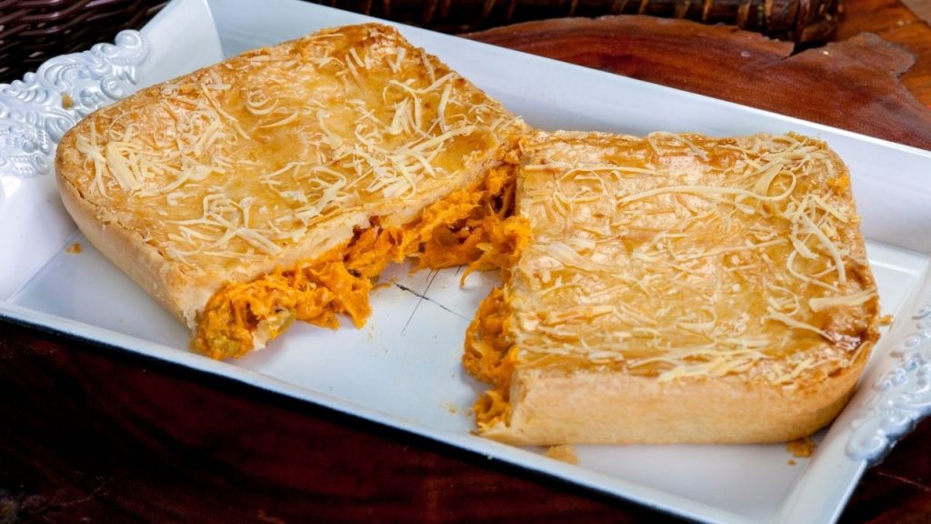 Torta De Frango Com Massa Podre Perfeito Para Qualquer Momento Do Lanche Ao Jantar Receitas