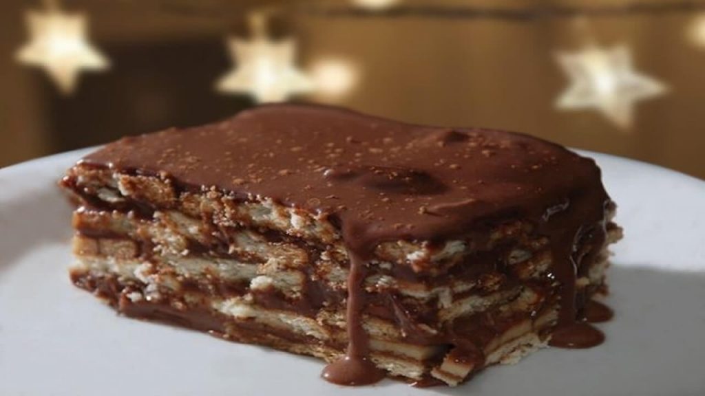 Torta de Bolacha com creme de chocolate: veja receita irresistível