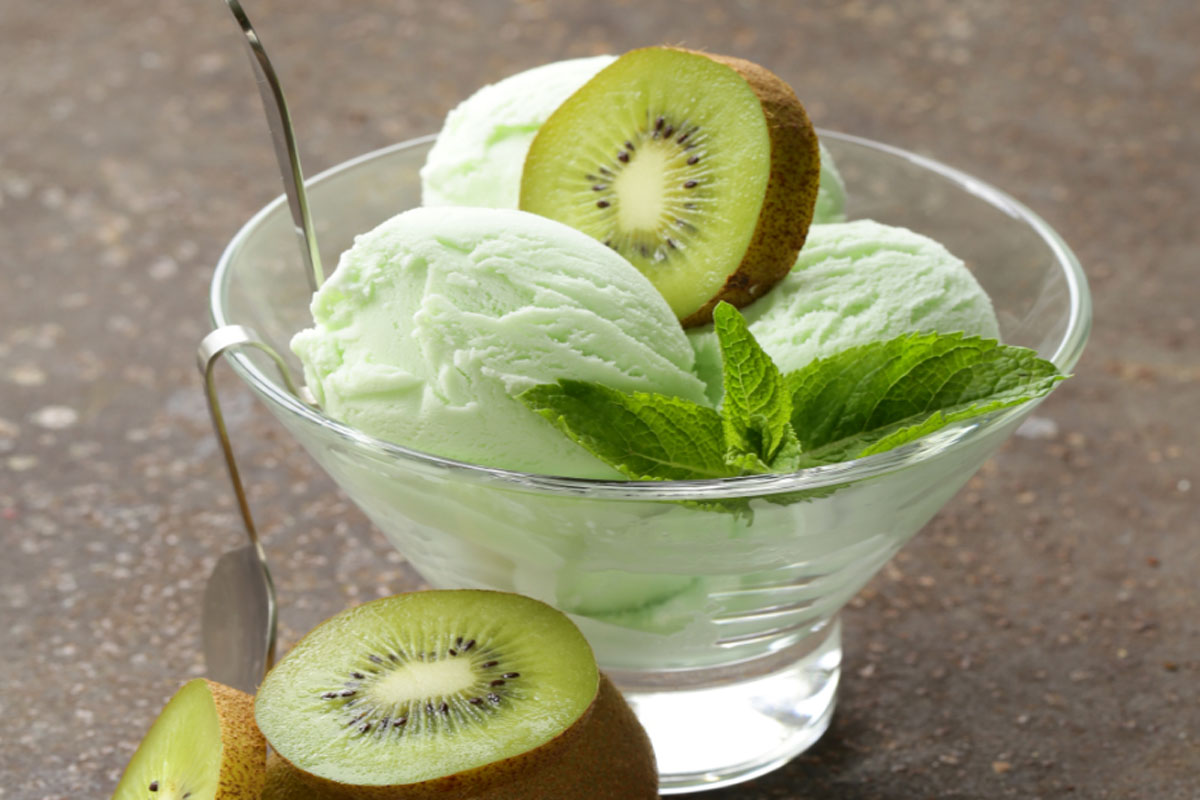Sobremesa: aprenda a fazer o creme de frutas com sorvete - Reprodução canva